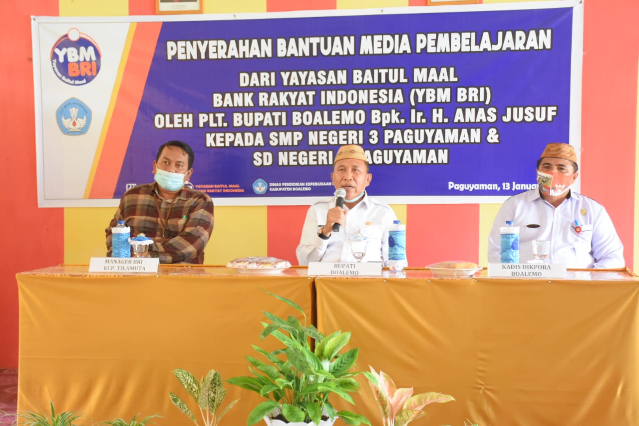 Ybm Bri Beri Bantuan Pendidikan Di Boalemo Anas Jusuf Bukti Kepedulian Terhadap Dunia Pendidikan Wartanesia