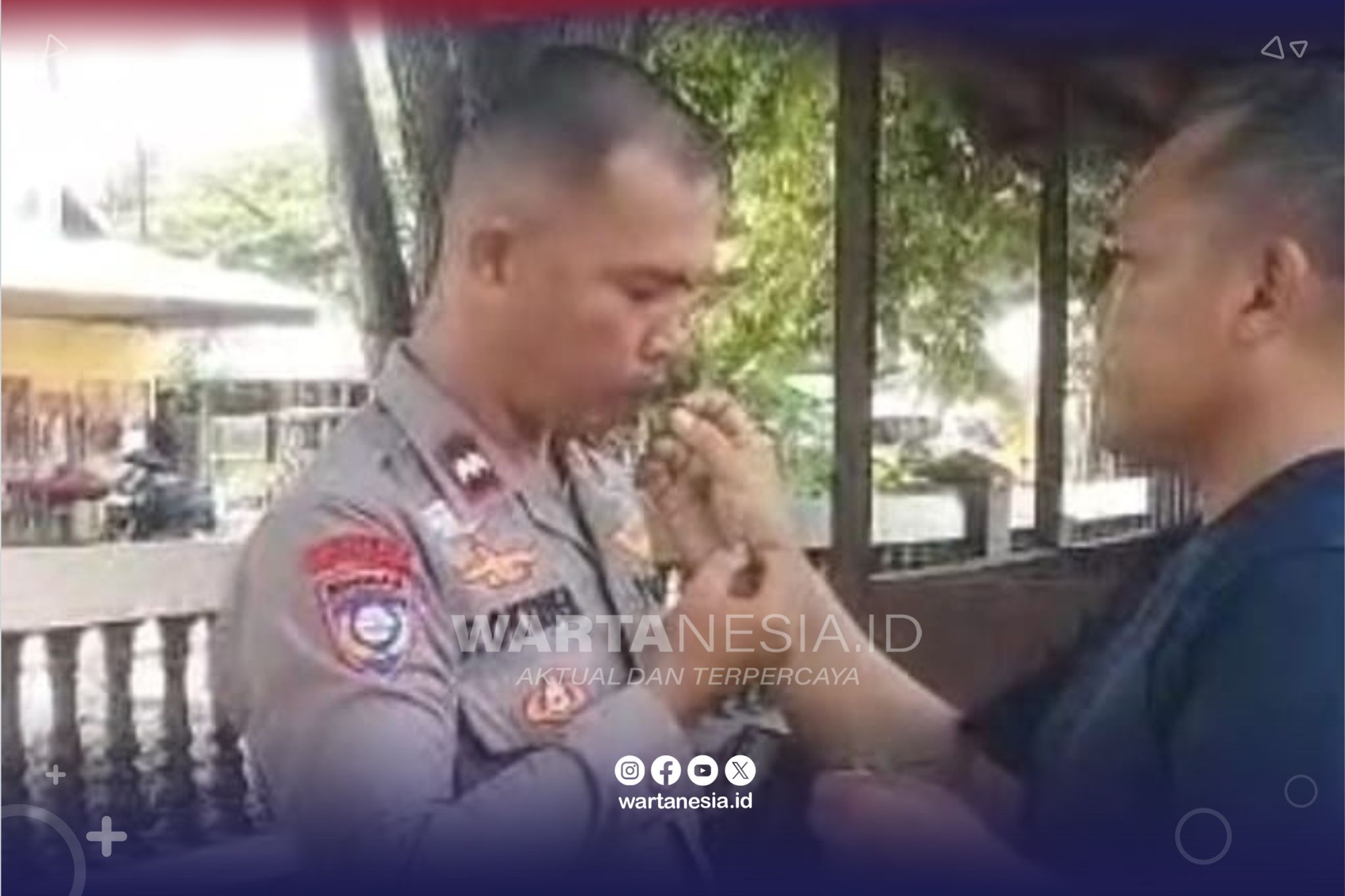 Tangkapan layar video viral Polisi di Pohuwato dihukum makan rumput.