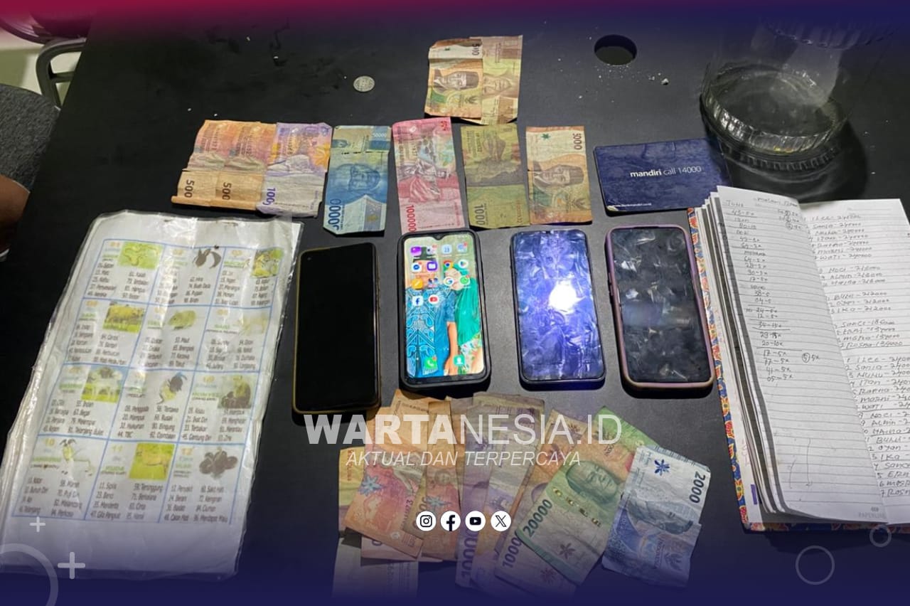 Barang Bukti Judi Togel saat di amankan