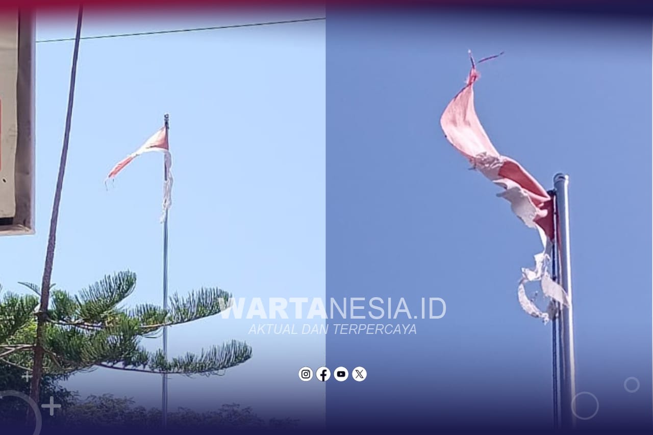 Bendera Merah Putih Robek Berkibar di Depan Kantor DPRD Pohuwato