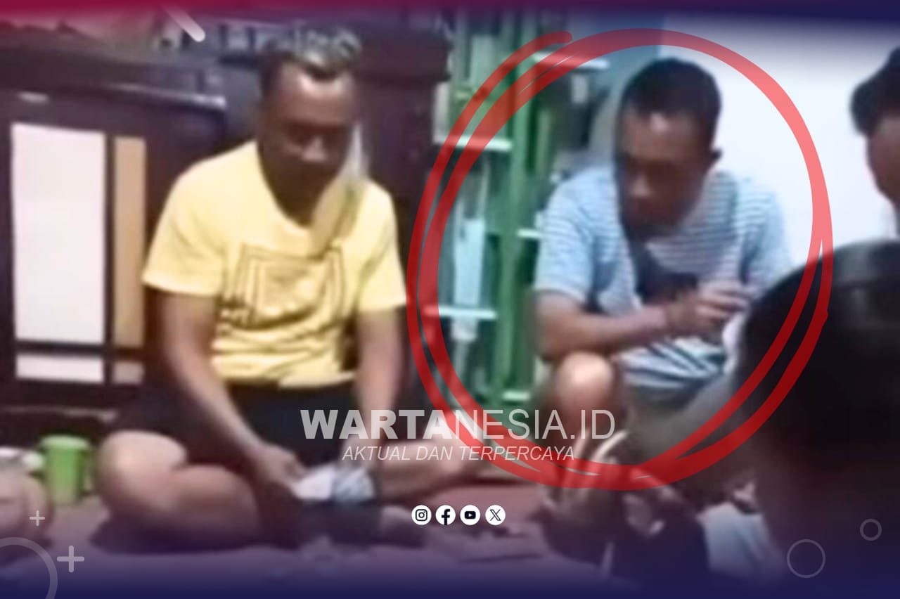 Oknum Kades Lemito bersama rekannya dugaan keterlibatan oknum Kepala Desa (Kades) Lemito, Kecamatan Lemito, Kabupaten Pohuwato, dalam aktivitas perjudian.