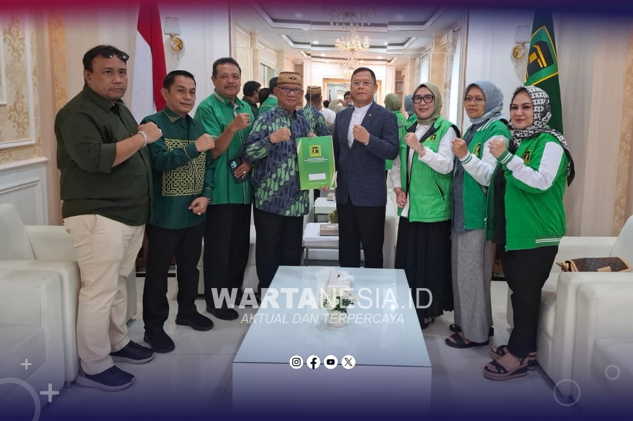 Ismet Mile menerima SK DPP PPP