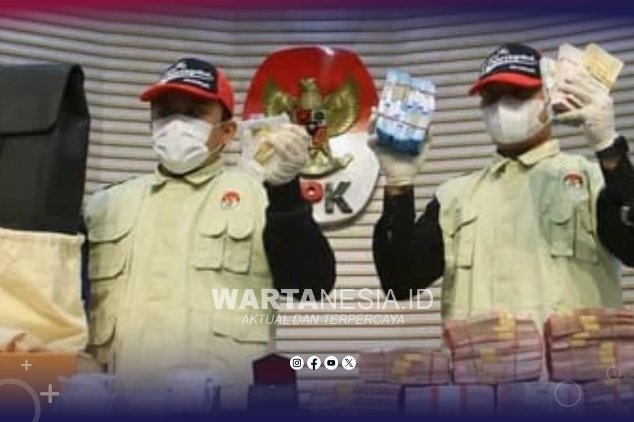 Petugas KPK menunjukkan barang bukti berupa uang tunai dan logam mulia saat konferensi pers terkait dugaan tindak pidana korupsi di Direktorat Jenderal Bea dan Cukai (DJBC) dalam perkara suap importasi.di Gedung Merah Putih KPK, Jakarta, Kamis (5/2/2026). ANTARA FOTO/Muhammad Iqbal/foc.
