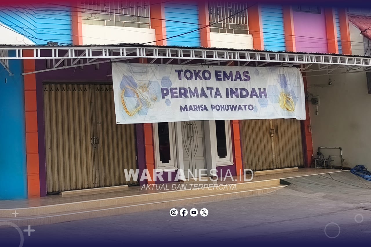 Salah satu Toko Emas Permata Indah, di Desa Marisa Selatan (Wartanesia)