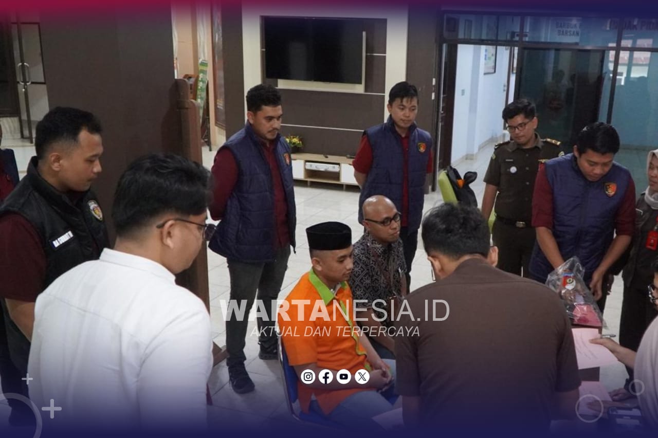 Penyerahan Tersangka Persetubuhan anak (Humas Polda Gorontalo)