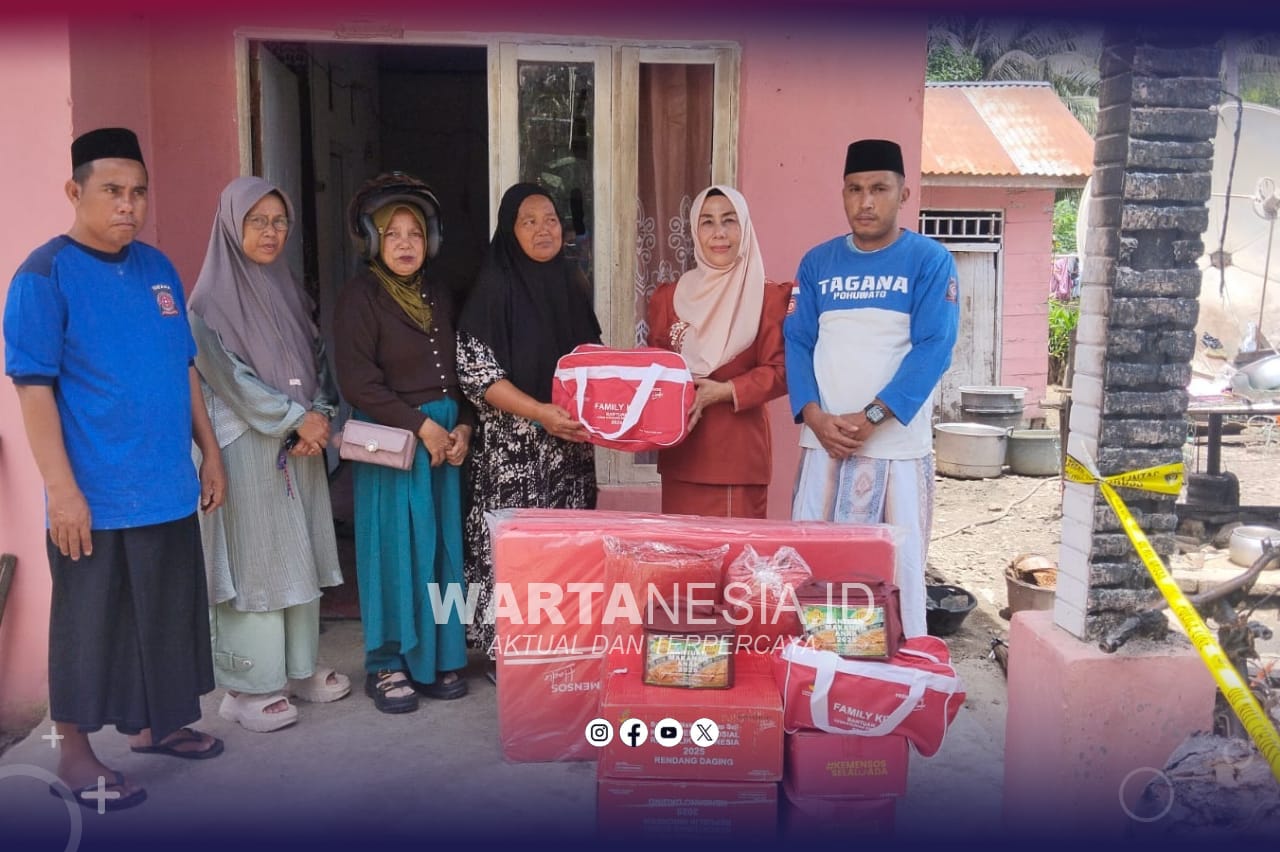 Dinas Sosial Pohuwato Beri Bantuan Korban Kebakaran di Patilanggio, Sabtu (21/3/2026).