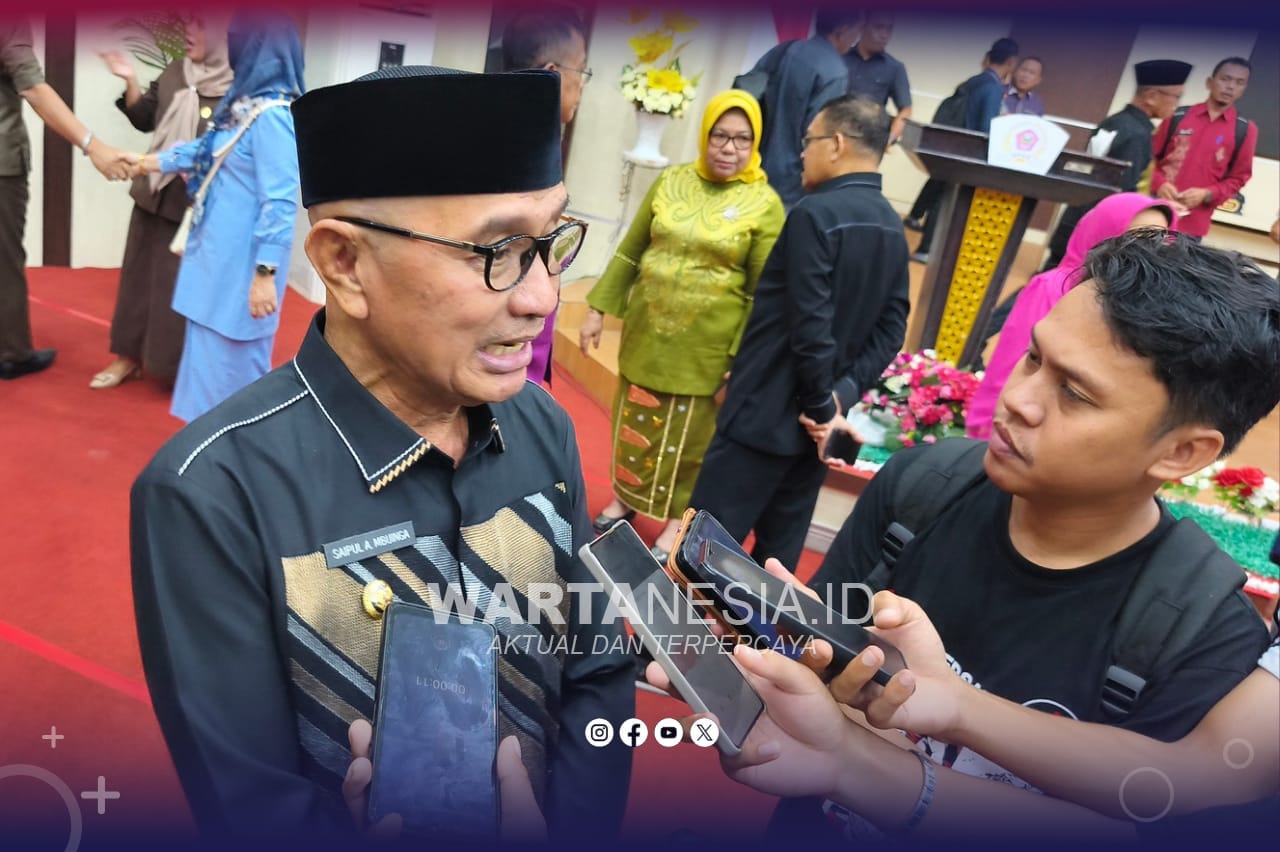 Bupati Pohuwato, Saipul A. Mbuinga, usai menghadiri Rapat Paripurna ke-31 DPRD Pohuwato dengan agenda penyampaian Nota Pengantar Laporan Keterangan Pertanggungjawaban (LKPJ) Kepala Daerah Tahun 2025, Kamis (26/3/2026).
