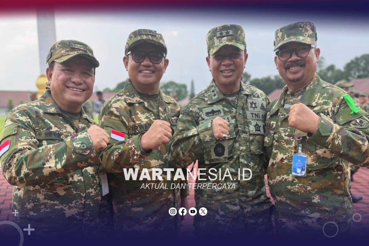 Ketua DPRD Pohuwato, Beni Nento (kiri) saatmengikuti Retret Nasional seluruh Ketua DPRD se-Indonesia yang digelar di Akademi Militer Magelang pada 15–19 April 2026.