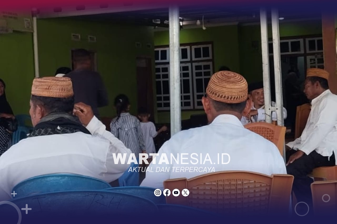 Suasana rumah duka, di Desa Botubilotahu, Kecamatan Marisa. (Istimewa)