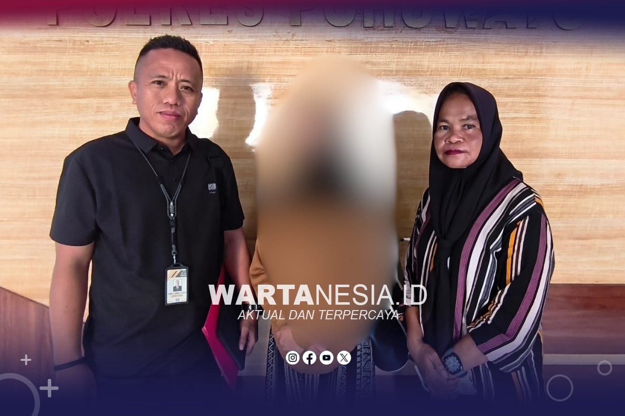 Korban dugaan pelecehan seksual oleh oknum Kades di Kecamatan Paguat, bersama kuasa hukum saat berada di Polres Pohuwato, Rabu (29/4/2026)