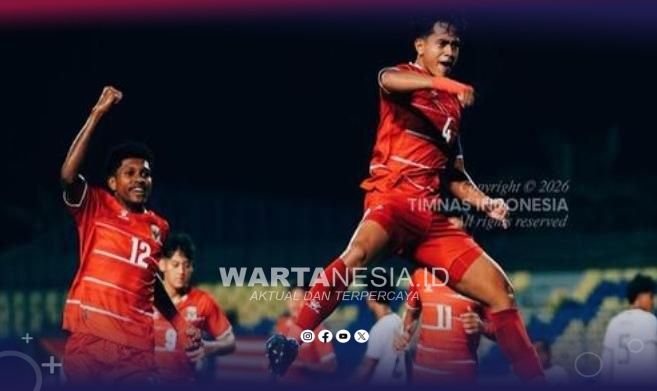 Selebrasi bek Timnas Indonesia U-17, Putu Ekayana usai membobol gawang Timnas Timor Leste U-17 dalam laga Grup A Piala AFF U-17 2026 di Stadion Gelora Joko Samudro, Gresik, Jawa Timur, Senin (13/4/2026). (Dok. AFF) Bola. Com