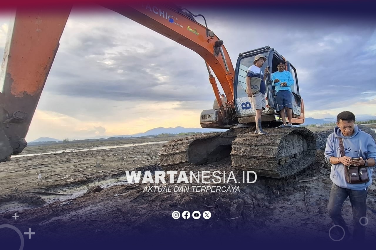 1 Excavator diamankan TNI AL saat operasi gabungan di kawasan Cagar Alam Tanjung Panjang, Pohuwato. (Istimewa)