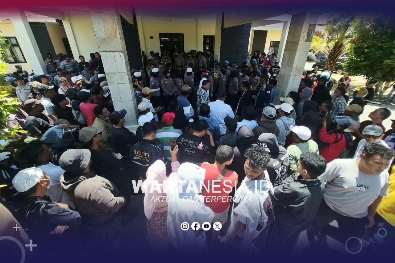 Ratusan Massa Aksi Geruduk Kantor Balai Pelestarian Kebudayaan Gorontalo. (Foto/Jie)