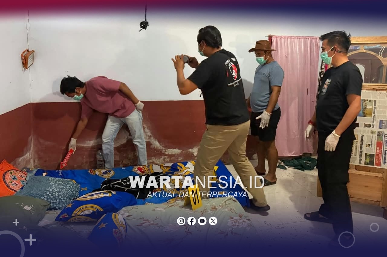 Satreskrim Polres Pohuwato melakukan olah TKP penganiayaan berujung maut di Desa Imbodu, Kecamatan Randangan, Pohuwato-Gorontalo.