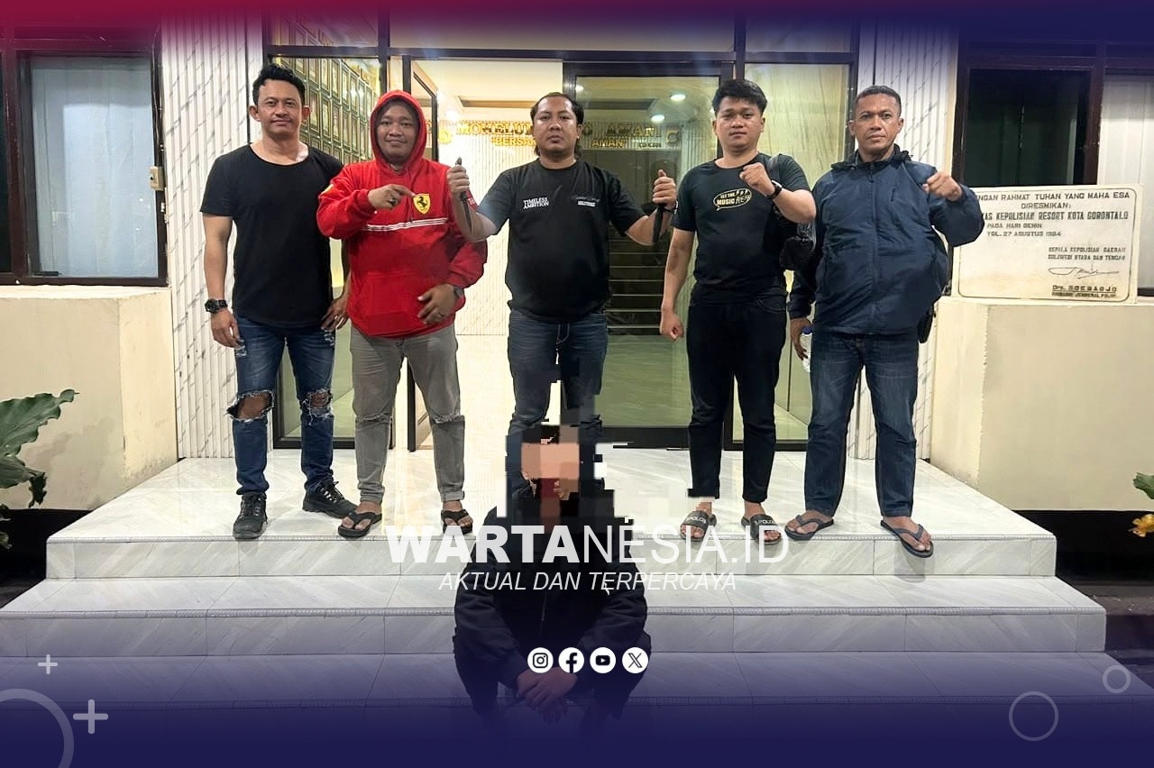TIM URC Polresta Gorontalo Kota saat mengamankan terduga pelaku pengancaman. TIM URC Polresta Gorontalo Kota saat mengamankan terduga pelaku pengancaman.