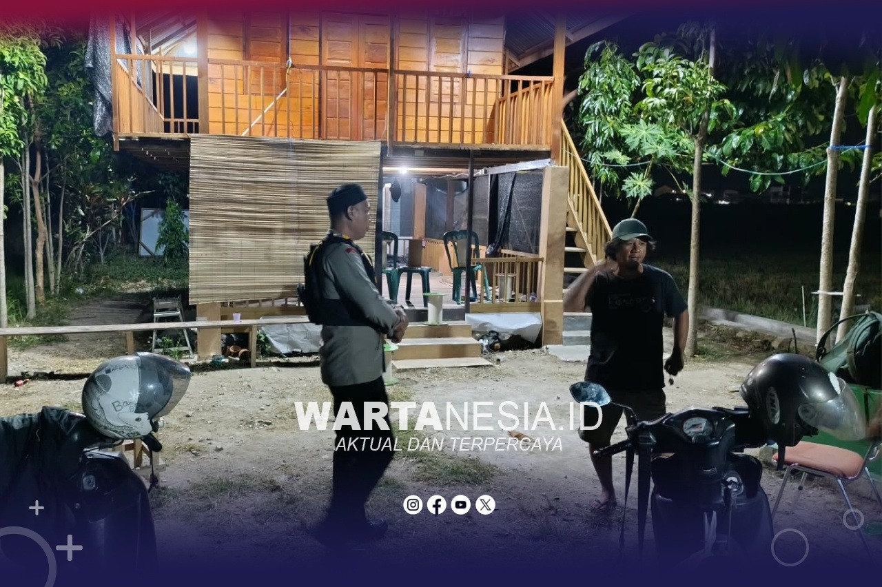 Petugas dari Polsek Kota Utara saat melakukan pengecekan TKP Pencurian. (Istimewa)