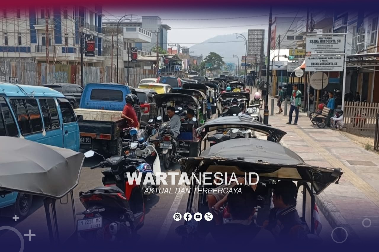 Antrean panjang kenderaan di SPBU Kota Gorontalo. (Dok, Istimewa) Antrean panjang kenderaan di SPBU Kota Gorontalo. (Dok, Istimewa)