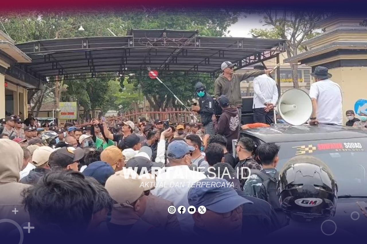 Demo ribuan ASN di Mapolda Gorontalo beberapa waktu lalu. (Dok, Zie)