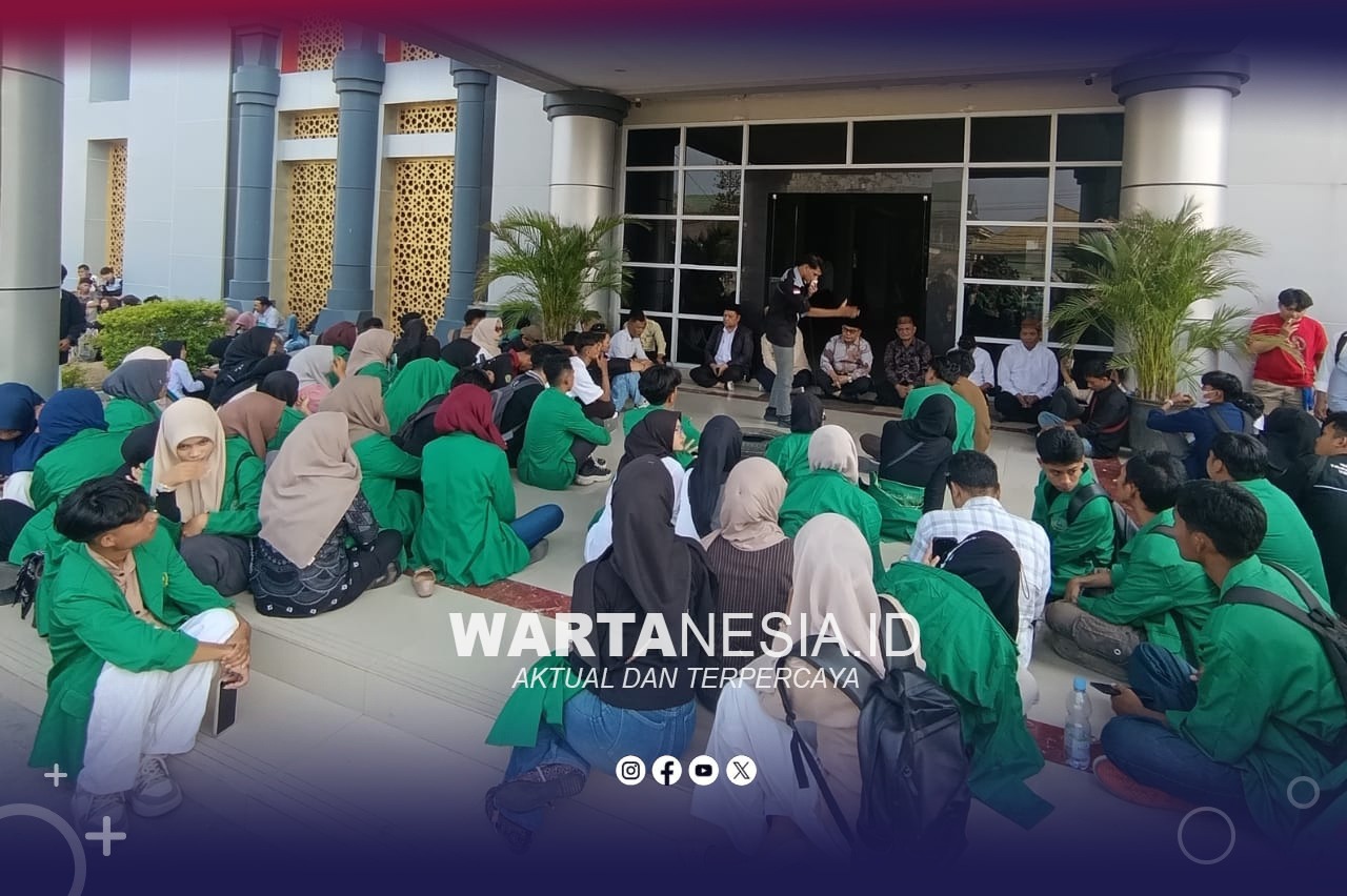 IMG-20261022-WA0025 Aksi unjuk rasa mahasiswa UIN di Halaman Rektorat. (Dok, Zie)