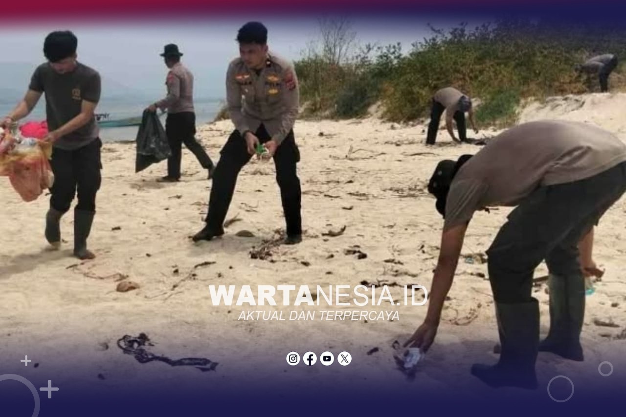 IMG-20261024-WA0073 Polres Boalemo menggelar aksi gotong royong membersihkan kawasan wisata Pulau Asiangi, Kecamatan Tilamuta, Kabupaten Boalemo, Sabtu 24 Oktober 2026. (Dok, Istimewa)