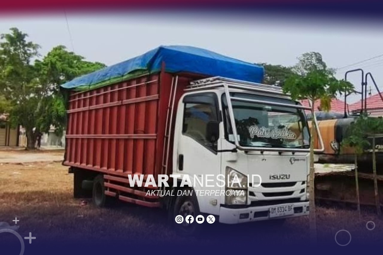 Truk bermuatan Batu Hitam yang diamankan Polsek Bone. (Dok, Zie)