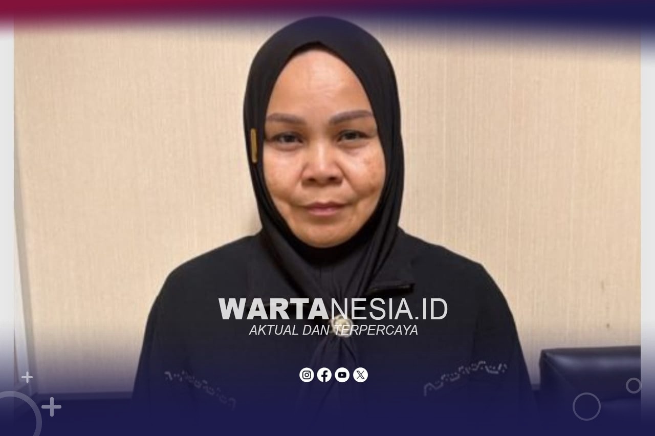 IMG-20261029-WA0064 Tersangka HH saat diamankan Kejati Gorontalo. (Dok, Istimewa)