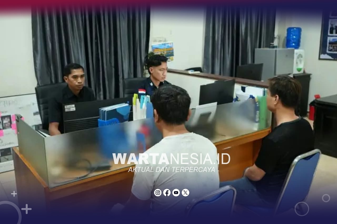 Imigrasi Gorontalo saat melakukan pemeriksaan terhadap WNA asal China. (Dok, Istimewa) Imigrasi Gorontalo saat melakukan pemeriksaan terhadap WNA asal China. (Dok, Istimewa)