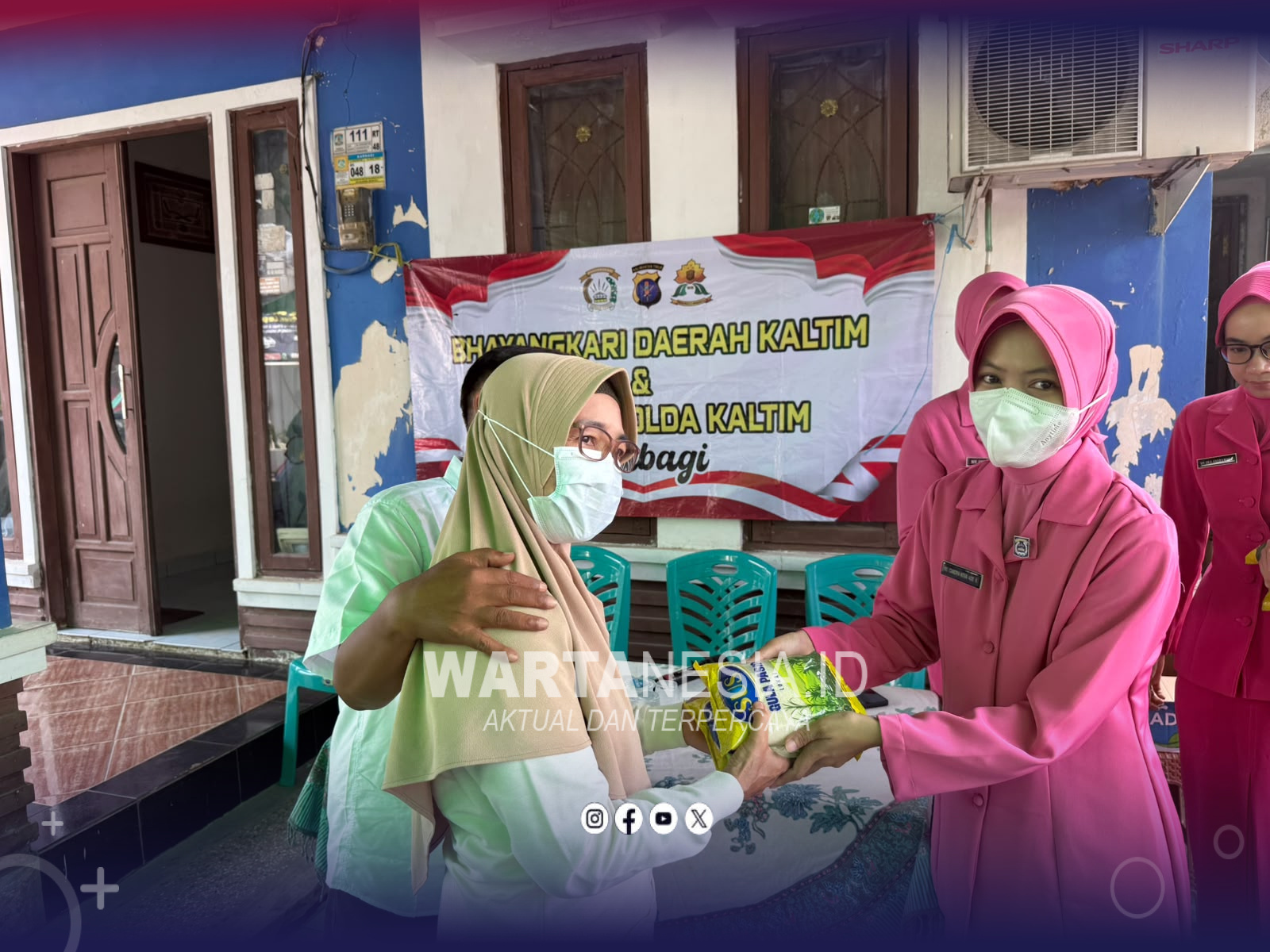 Bantuan Polwan Kaltim dan Bhayangkari Disalurkan ke Warga Balikpapan