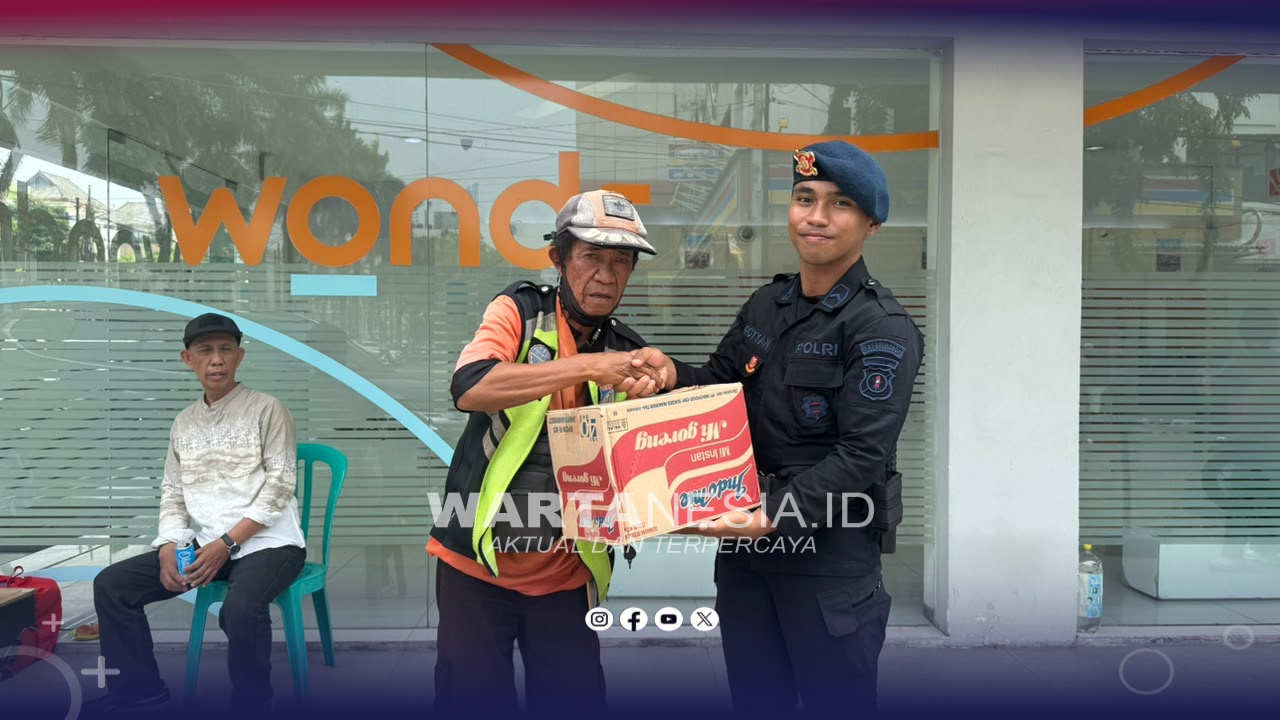 Brimob Kaltim Salurkan Bapokting ke Warga Balikpapan Lewat Bantuan Kemanusiaan Untuk Negeri Brimob Kaltim Salurkan Bapokting ke Warga Balikpapan Lewat Bantuan Kemanusiaan Untuk Negeri