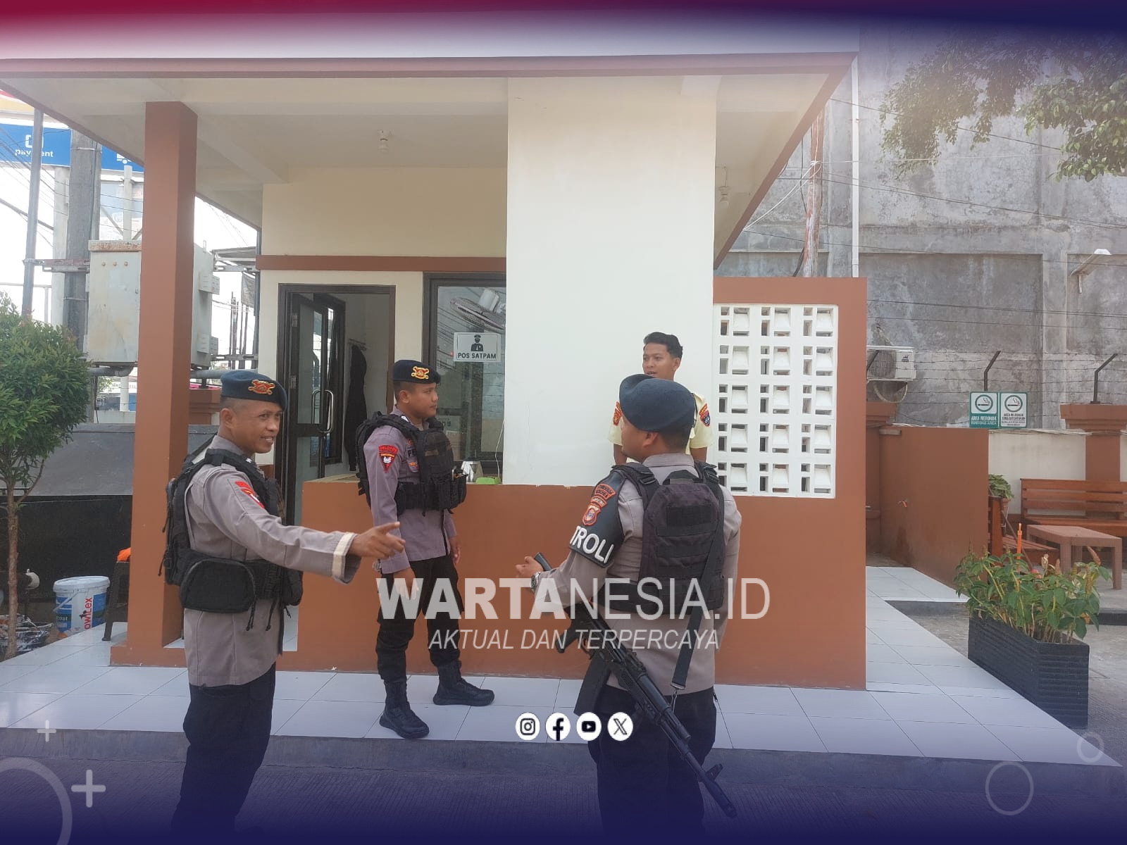 Brimob Polda Kaltim Gelar Patroli Rutin di Samarinda, Sasar PTUN hingga Pasar Tradisional Brimob Polda Kaltim Gelar Patroli Rutin di Samarinda, Sasar PTUN hingga Pasar Tradisional