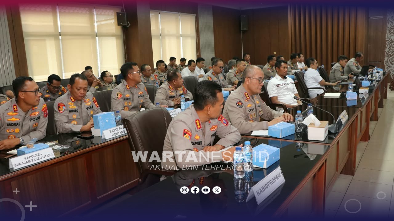 Kapolda Kaltim Pimpin Pengarahan Jajaran Terkait Arahan Kapolri untuk Tingkatkan Kinerja Kapolda Kaltim Pimpin Pengarahan Jajaran Terkait Arahan Kapolri untuk Tingkatkan Kinerja